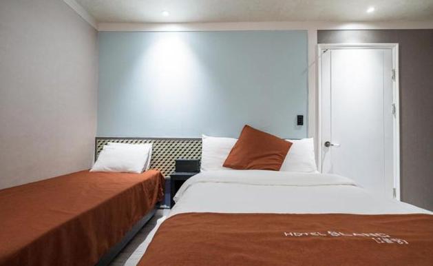 Ilsan Blanc Motel Kojang Kültér fotó