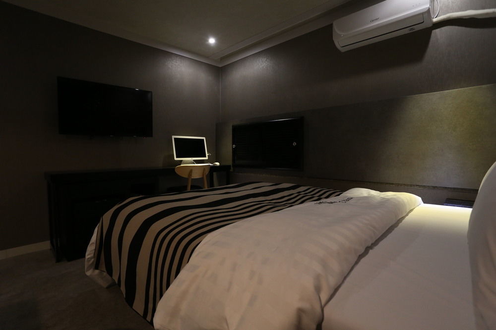 Ilsan Blanc Motel Kojang Kültér fotó
