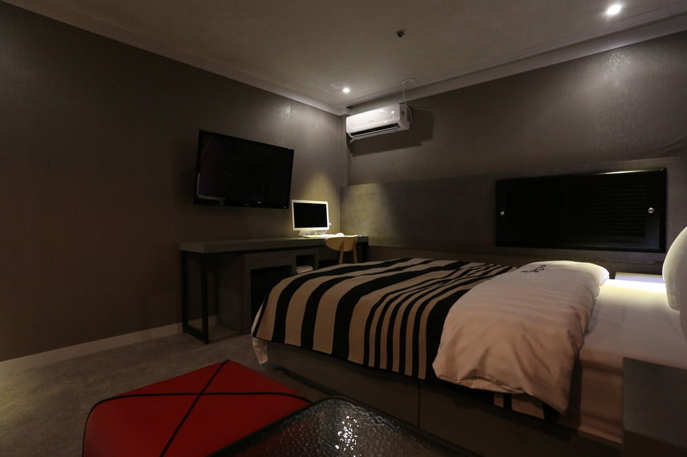Ilsan Blanc Motel Kojang Kültér fotó