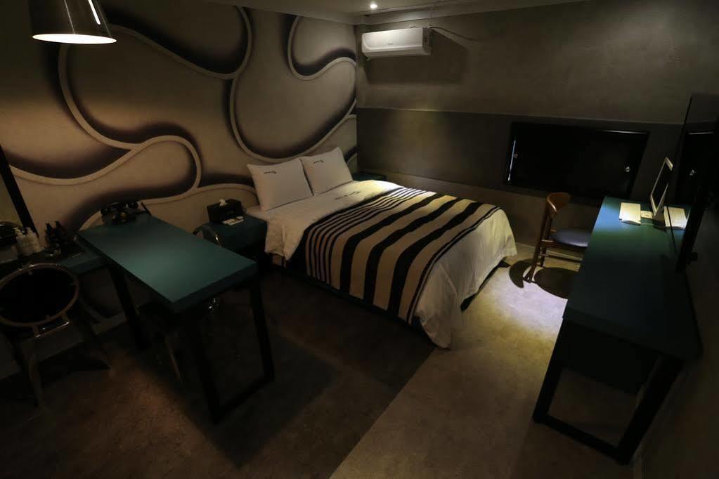 Ilsan Blanc Motel Kojang Kültér fotó