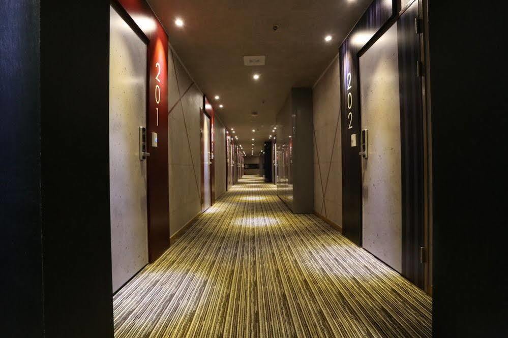 Ilsan Blanc Motel Kojang Kültér fotó